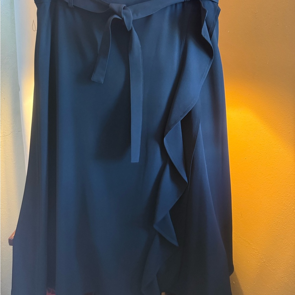 EUC CALVIN KLEIN  (LARGE/XLARGE)..Elegant BLACK Women's Skirt